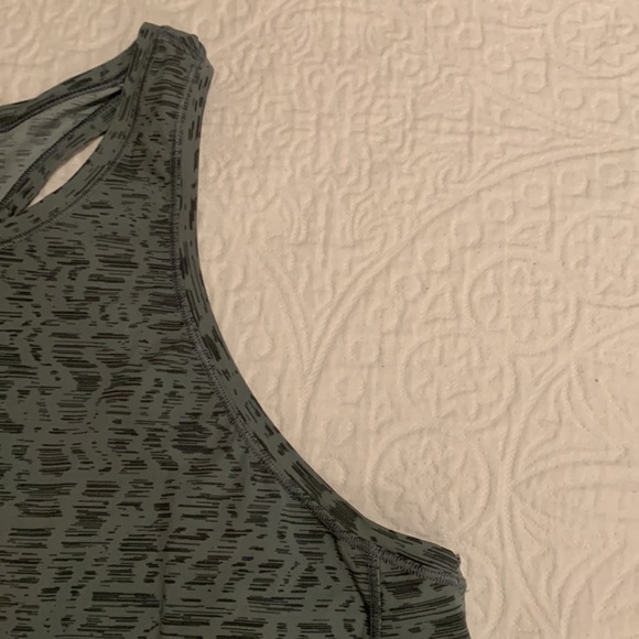 Athleta Abstract Sleeveless Tank - Picture 5 of 13